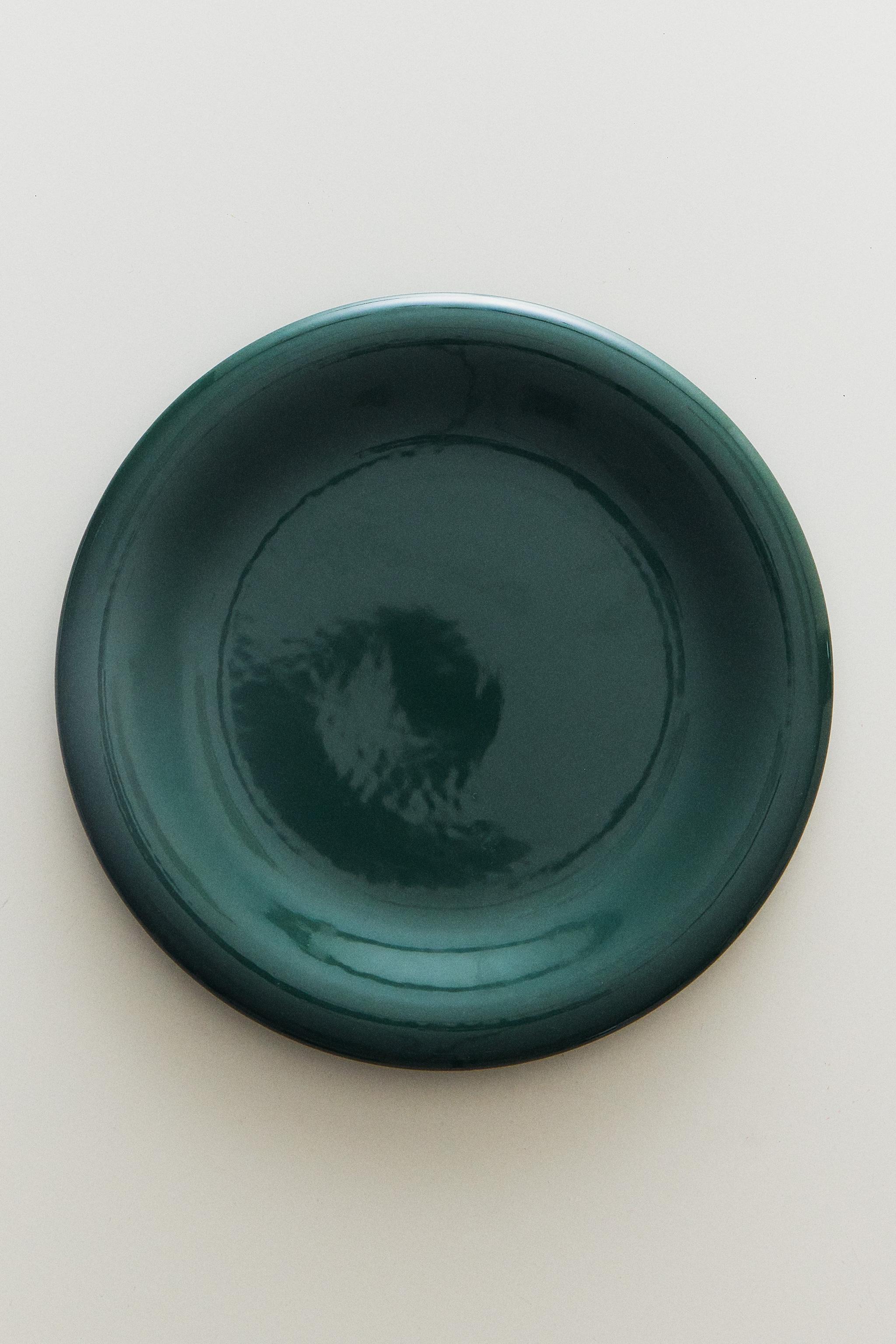 ENAMELLED STONEWARE DINNER PLATE